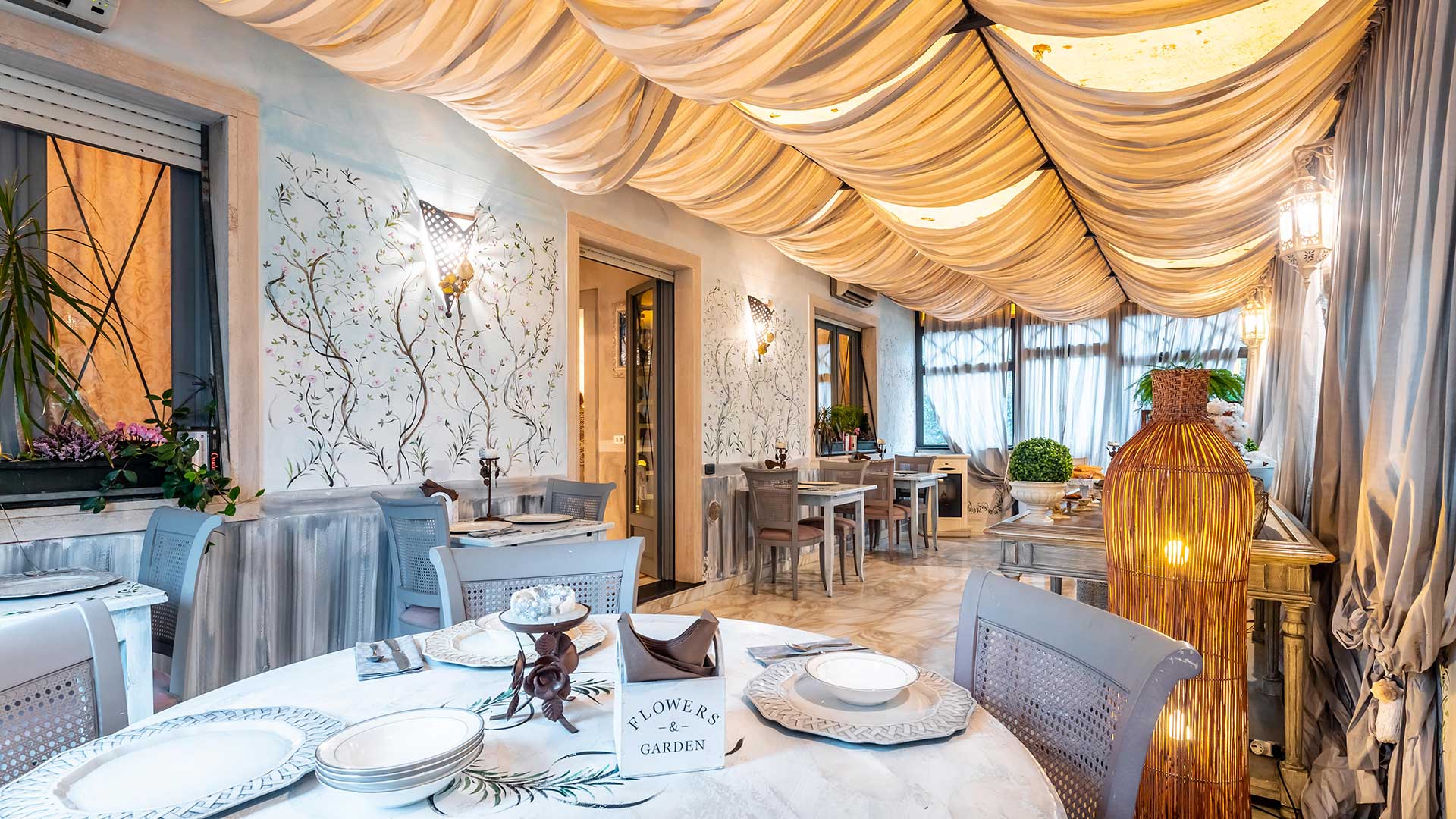 Hotel with breakfast and bistro restaurant in marina di massa